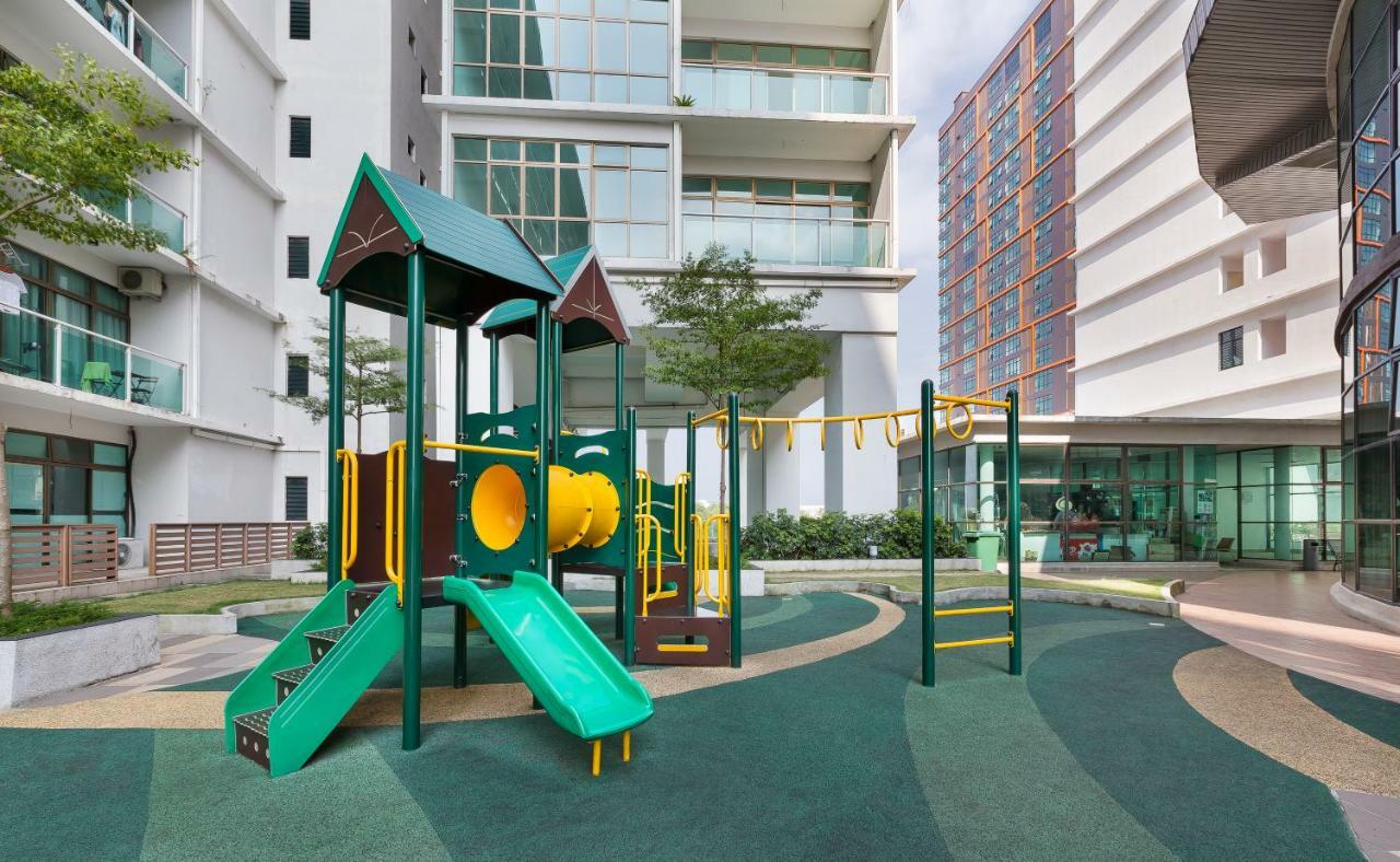 Palazio Serviced Apartments By Rr Jbcity Τζόχορ Μπάχρου Εξωτερικό φωτογραφία
